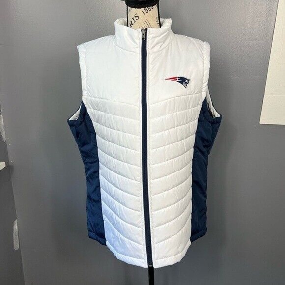 NWOT white and blue Patriots zip up puffer mock neck vest